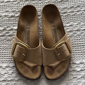 Birkenstock Madrid Big Buckle sandal. Women’s Size 40/9. Like new.